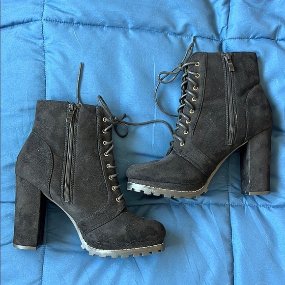 Black Chunky Heel Lace Up Boots - Picture 5 of 10